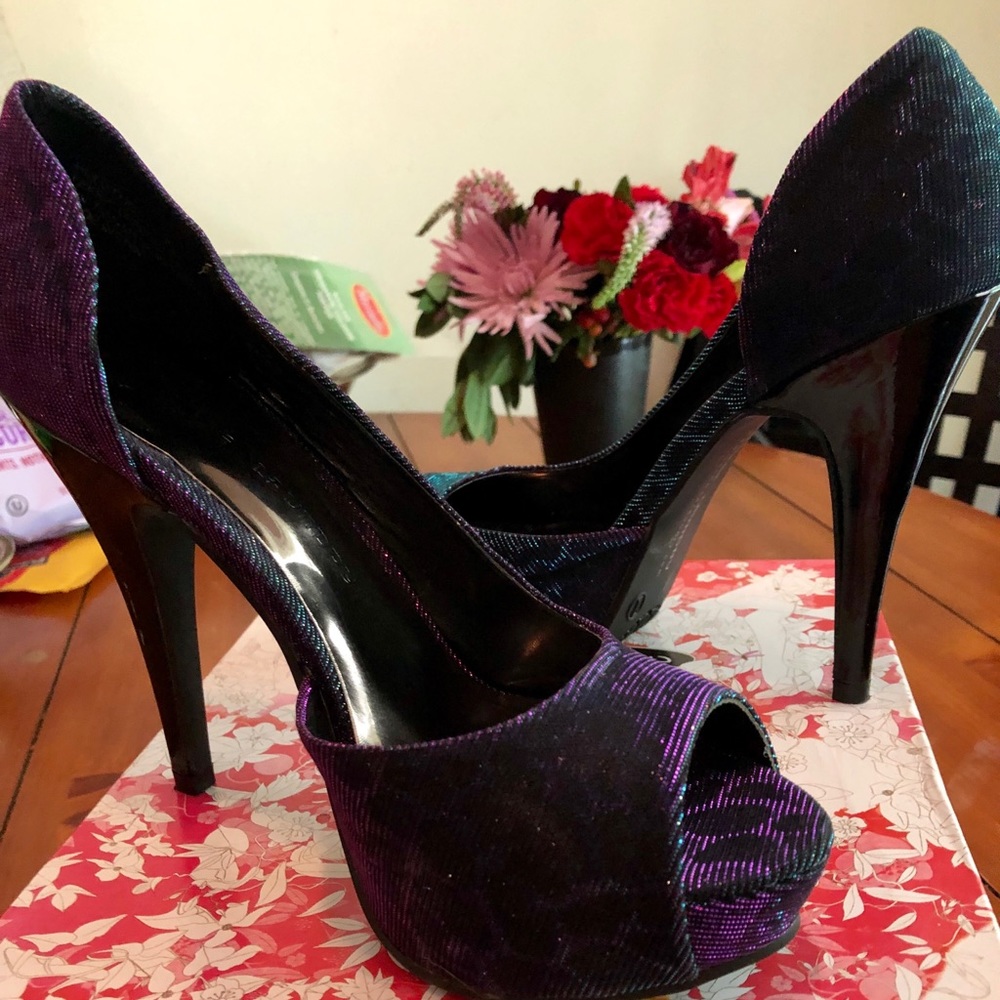 Chinese Laundry blue/purple iridescence heels
